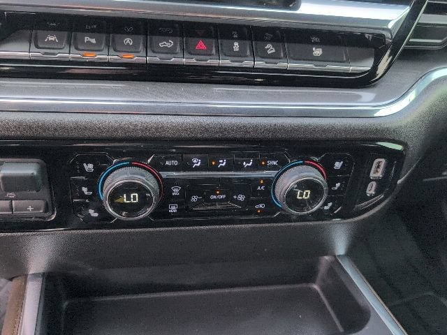 Used 2024 Chevrolet Silverado 1500 High Country w/ Technology Package AWD/4WD image 38