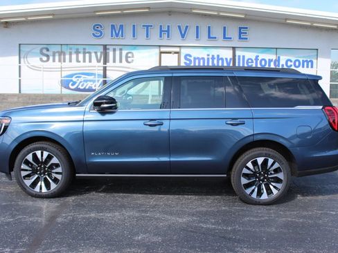 New 2027 Ford Expedition Platinum w/ Driver's Package AWD/4WD image 2