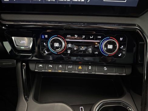 Used 2025 GMC Sierra 1500 AT4 w/ Technology Package AWD/4WD image 24