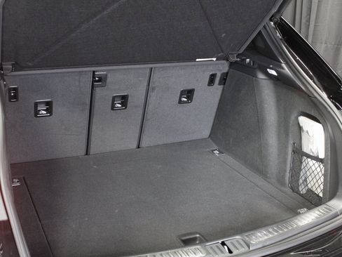 Used 2025 Porsche Macan image 17