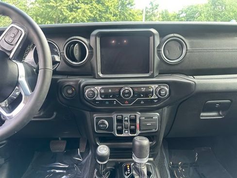 Used 2023 Jeep Wrangler Unlimited Sahara w/ Cold Weather Group AWD/4WD image 23