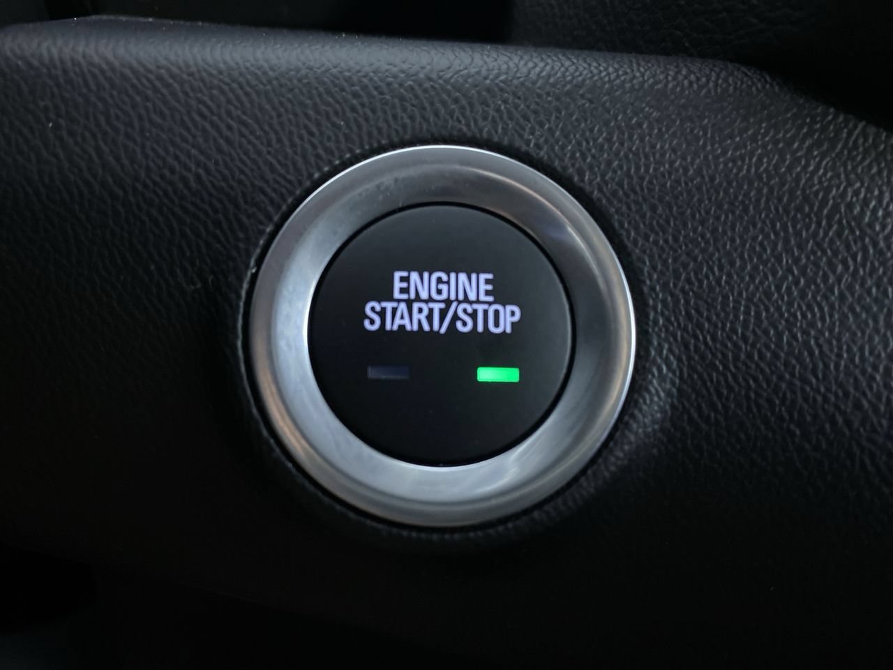 Used 2024 GMC Terrain Denali w/ Black Diamond Edition AWD/4WD image 8