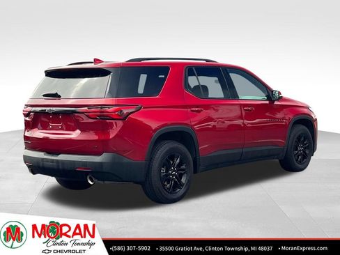 Used 2023 Chevrolet Traverse LT FWD image 6