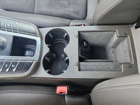 Used 2018 Porsche Macan Sport Edition image 15