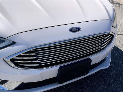 Used 2017 Ford Fusion SE w/ Fusion SE Technology Package FWD image 31