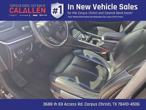 Used 2024 Jeep Grand Cherokee L Limited w/ Black Appearance Package AWD/4WD image 10