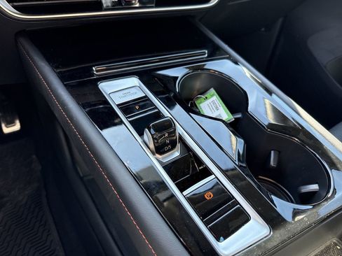 Used 2024 Volkswagen Atlas Peak Edition SEL image 23