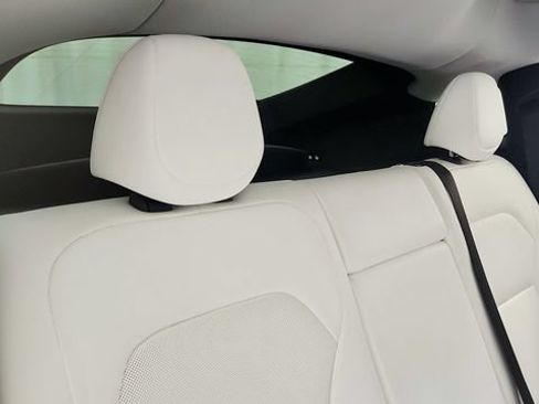 Used 2026 Tesla Model Y AWD image 37