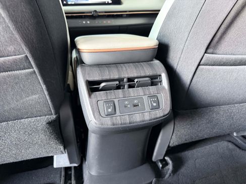 Used 2023 Nissan Ariya FWD image 15