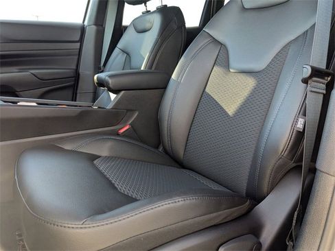 New 2026 Jeep Compass Latitude image 14