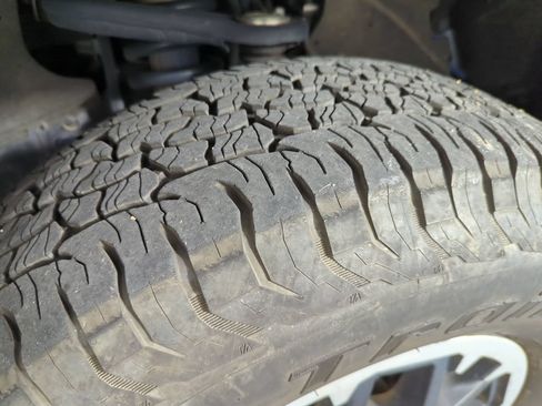 Used 2024 Toyota Tacoma TRD Off-Road AWD/4WD image 22