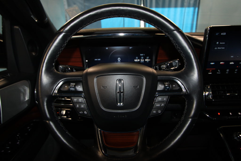 Used 2024 Lincoln Navigator L Reserve AWD/4WD image 12