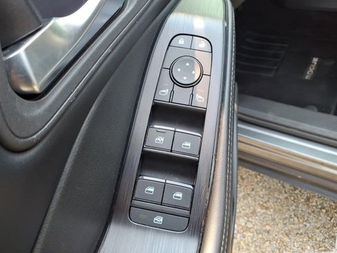 Used 2025 Nissan Rogue SV AWD/4WD image 22