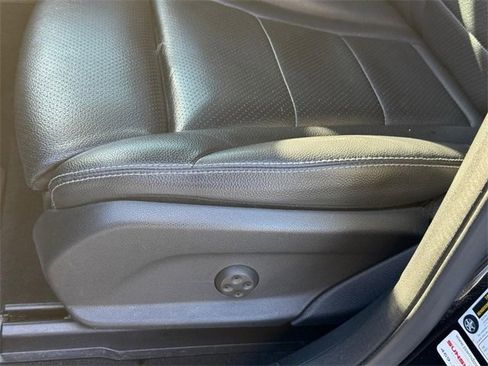 Used 2020 Mercedes-Benz GLC 300 4MATIC image 20