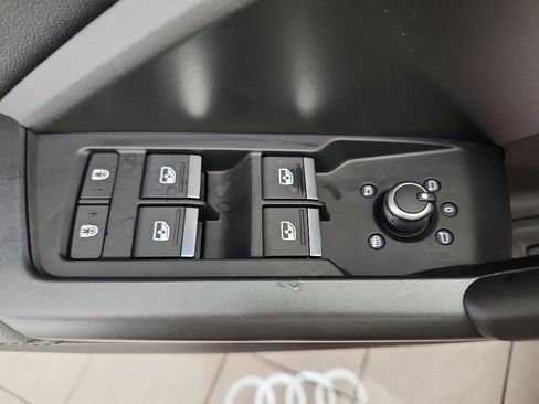 Used 2023 Audi Q3 2.0T Premium Plus w/ Premium Plus Package image 10