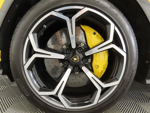 Used 2019 Lamborghini Urus image 30