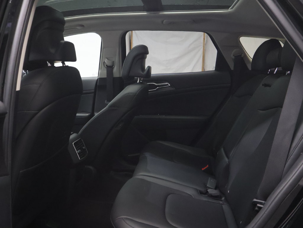 Used 2026 Kia Sportage EX w/ EX Panorama Roof Package FWD image 14