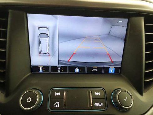 Used 2023 GMC Acadia AT4 w/ Technology Package image 16