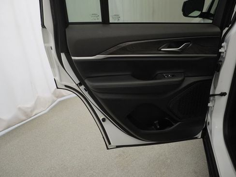 Used 2025 Jeep Grand Cherokee Limited AWD/4WD image 44
