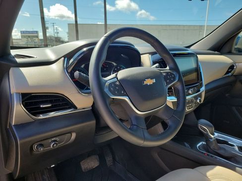 Used 2023 Chevrolet Traverse LT w/ LT Premium Package image 24