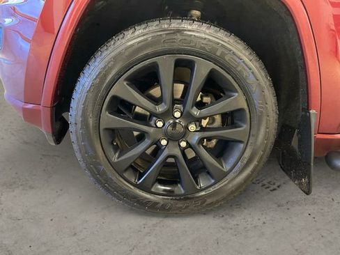 Used 2019 Jeep Grand Cherokee Altitude image 15