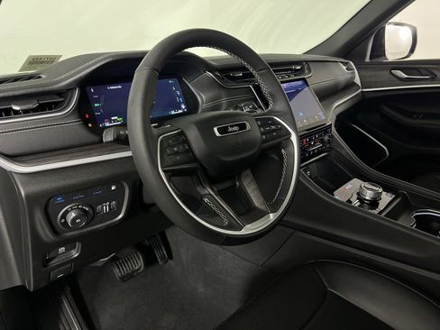 Used 2024 Jeep Grand Cherokee Limited 4xe image 22