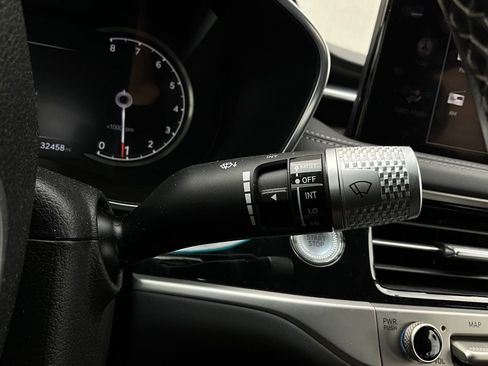 Used 2025 Genesis G70 2.5T image 39