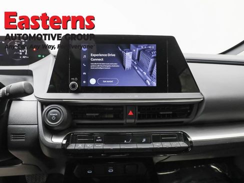 Used 2024 Toyota Prius LE FWD image 12