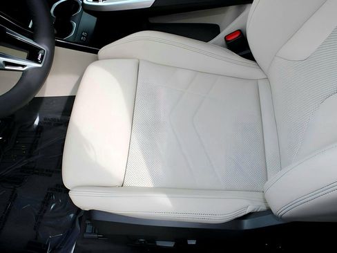 Used 2025 BMW X1 xDrive28i w/ Technology Package image 14