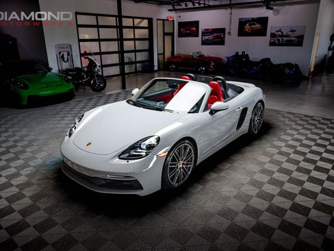 Used 2021 Porsche 718 Boxster GTS RWD image 3