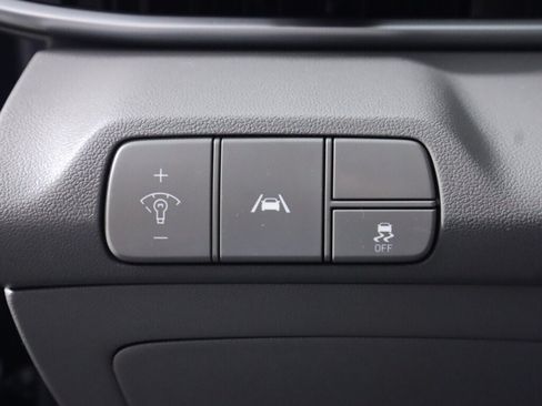 Used 2022 Hyundai Elantra SEL w/ Convenience + Premium Package FWD image 10