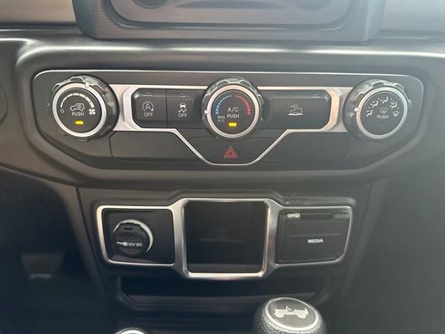 Used 2021 Jeep Wrangler Sport AWD/4WD image 21