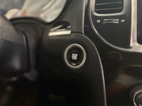 Used 2017 Chrysler 300 S image 25