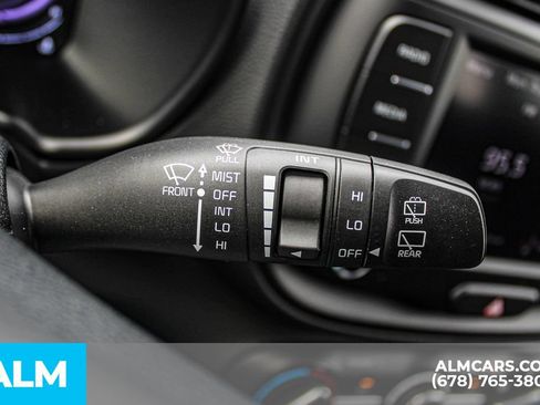 Used 2025 Kia Soul LX w/ LX Technology Package FWD image 29