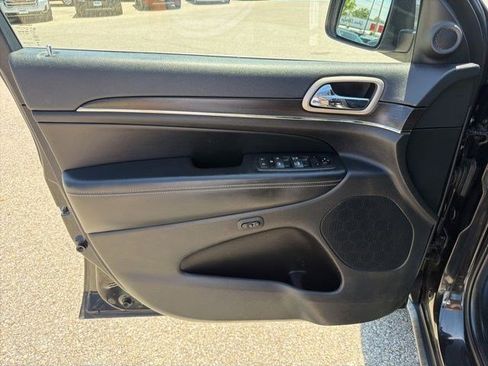 Used 2014 Jeep Grand Cherokee Limited AWD/4WD image 11