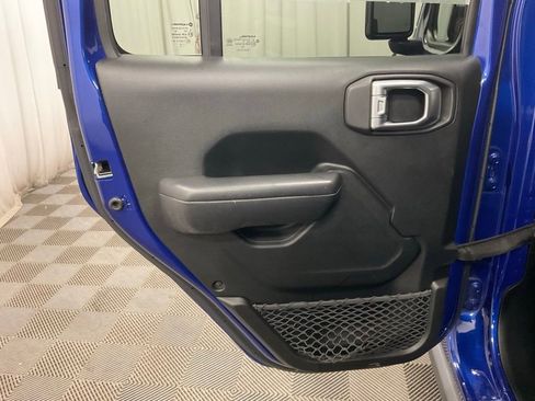 Used 2019 Jeep Wrangler Unlimited Rubicon image 34