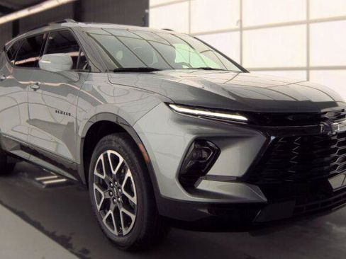 Used 2025 Chevrolet Blazer RS FWD image 7