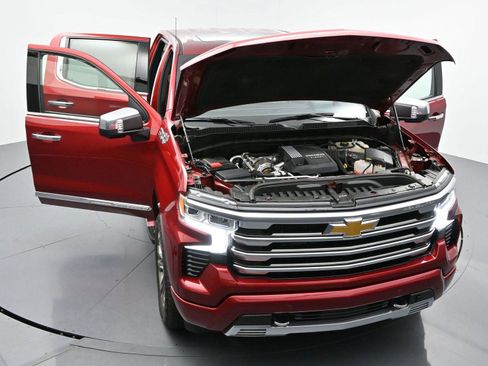Used 2023 Chevrolet Silverado 1500 High Country w/ Technology Package AWD/4WD image 48
