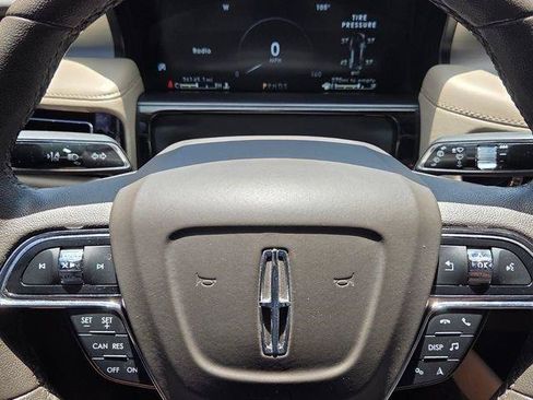 Used 2022 Lincoln Nautilus FWD image 30