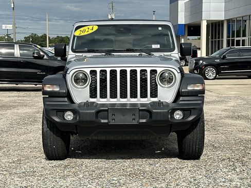 Used 2024 Jeep Wrangler Sport AWD/4WD image 3