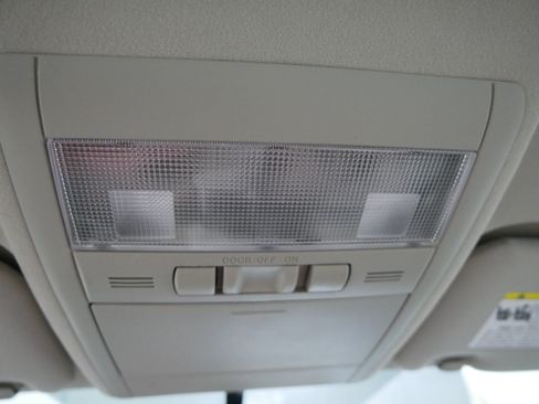 Used 2009 Toyota Prius w/ Pkg 2 FWD image 31