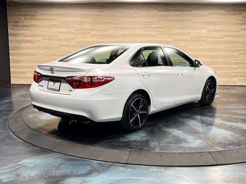 Used 2017 Toyota Camry SE image 8