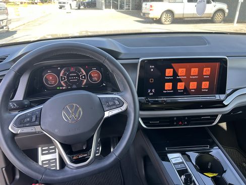 Used 2024 Volkswagen Atlas Peak Edition SE AWD/4WD image 12