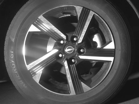 Used 2025 Nissan Sentra SV FWD image 13