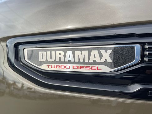 Used 2023 GMC Sierra 1500 Elevation w/ Preferred Package image 9