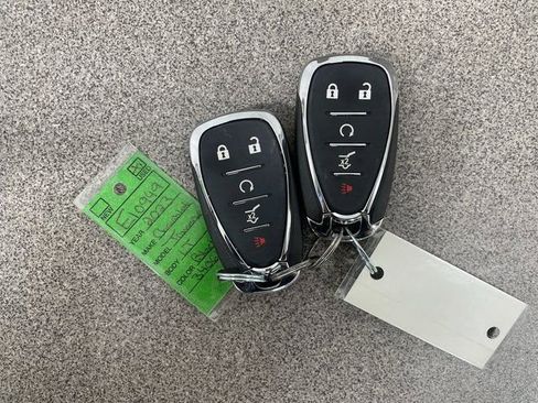 Used 2023 Chevrolet Traverse LT image 25