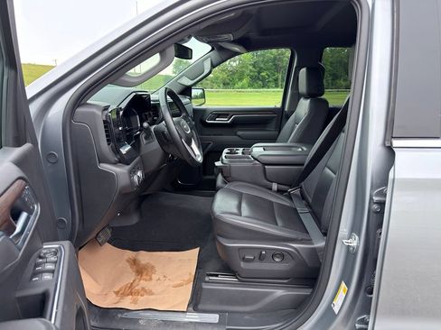 Used 2025 GMC Sierra 1500 SLT AWD/4WD image 2