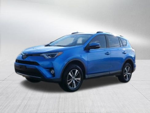 Used 2018 Toyota RAV4 XLE image 7