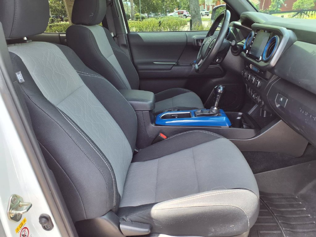Used 2020 Toyota Tacoma TRD Off-Road w/ Technology Package AWD/4WD image 16