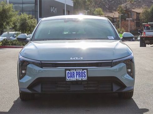 New 2025 Kia K4 LXS image 2